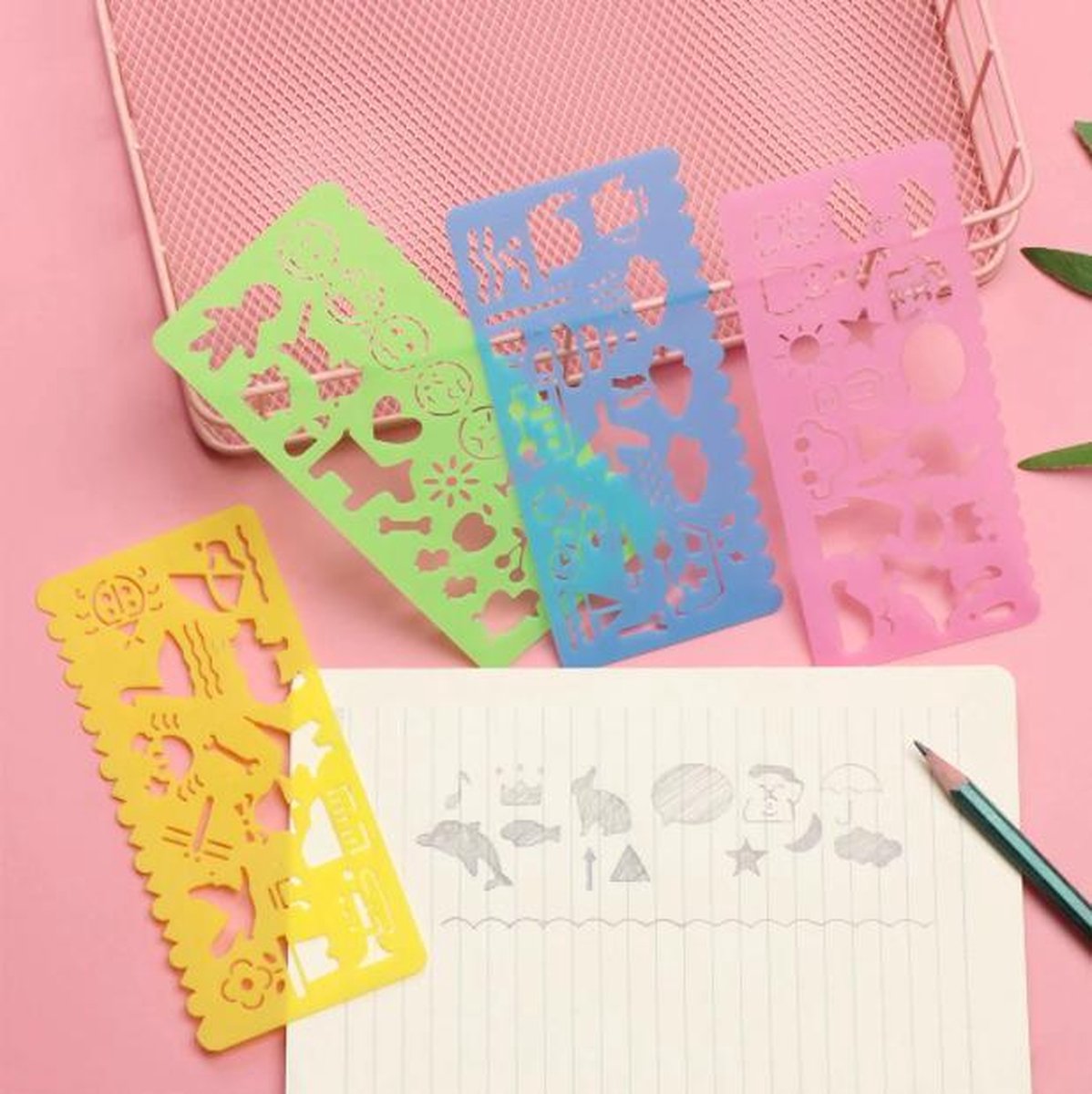   - Cartoon Tekensjablonen voor Kids - Hobby & Creativiteit - Tekenen & Kleuren - Kinderen | 4 stuks - Teken Vormpjes - Vormpjestekenen